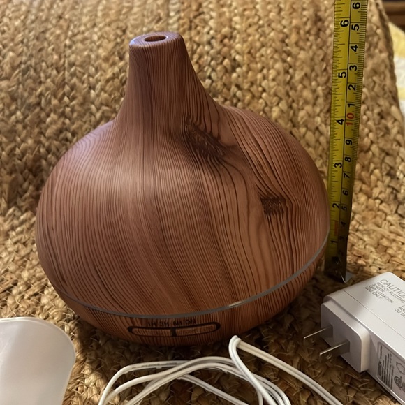 Aroma Essential Oil Diffuser Ultrasonic Cool Mist Humidifier - Color LED Lights - Picture 5 of 7